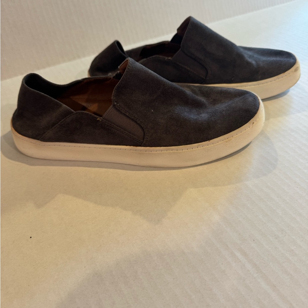 Men’s Suede slip on shoes size 8